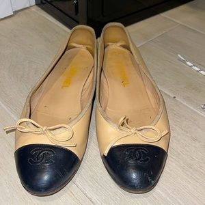 Chanel classic flats